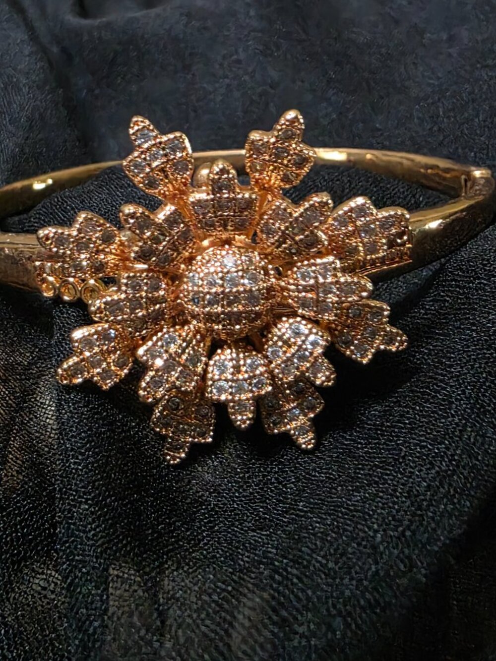 NWOT-Rose tone bangle - Picture 3 of 4
